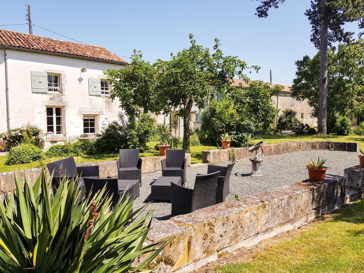 Domaine De Chantageasse Asnières-la-Giraud Exterior foto