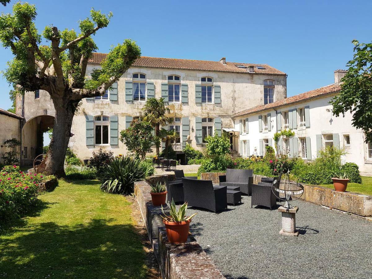 Domaine De Chantageasse Asnières-la-Giraud Exterior foto