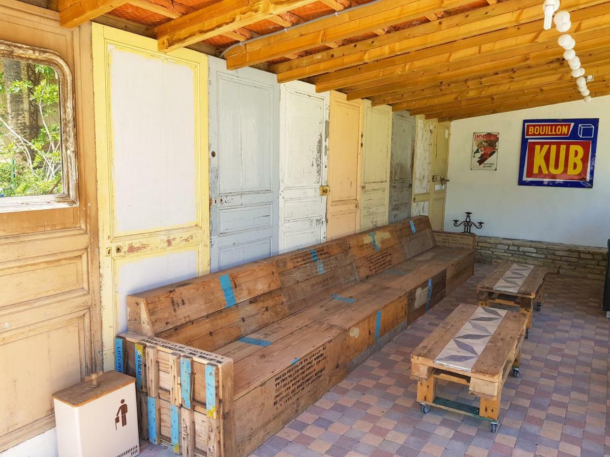 Domaine De Chantageasse Asnières-la-Giraud Exterior foto
